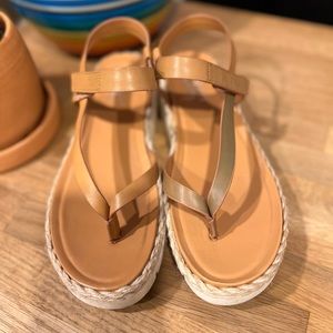 LIKE NEW!!! 🌟 FRANCO SARTO TWO TONE PLATAFORM SANDAL SIZE 8